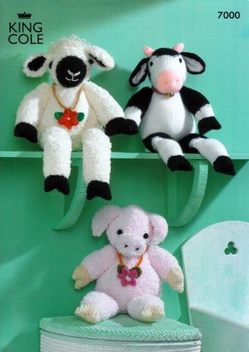7000 KING COLE FARMYARD TOY COLLECTION SHEEP COW & PIG KNITTING PATTERN